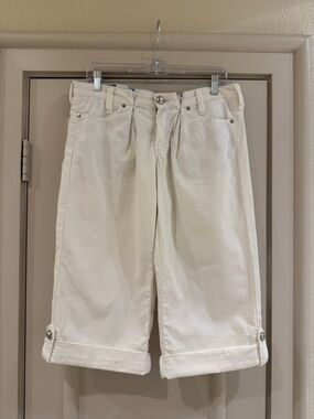 D&G White  Vintage low - waisted capri - length jeans ,Size 27
